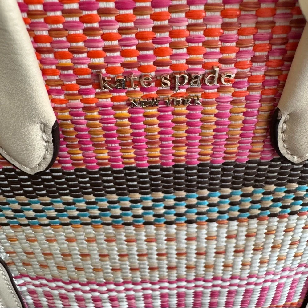 Kate Spade New York Manhattan Mini Woven Tote EUC